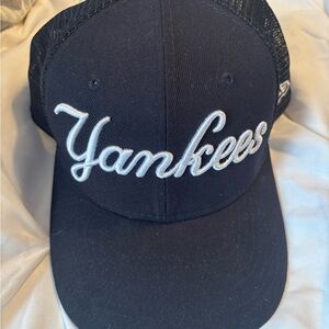 Yankees Black Cap (Unisex)